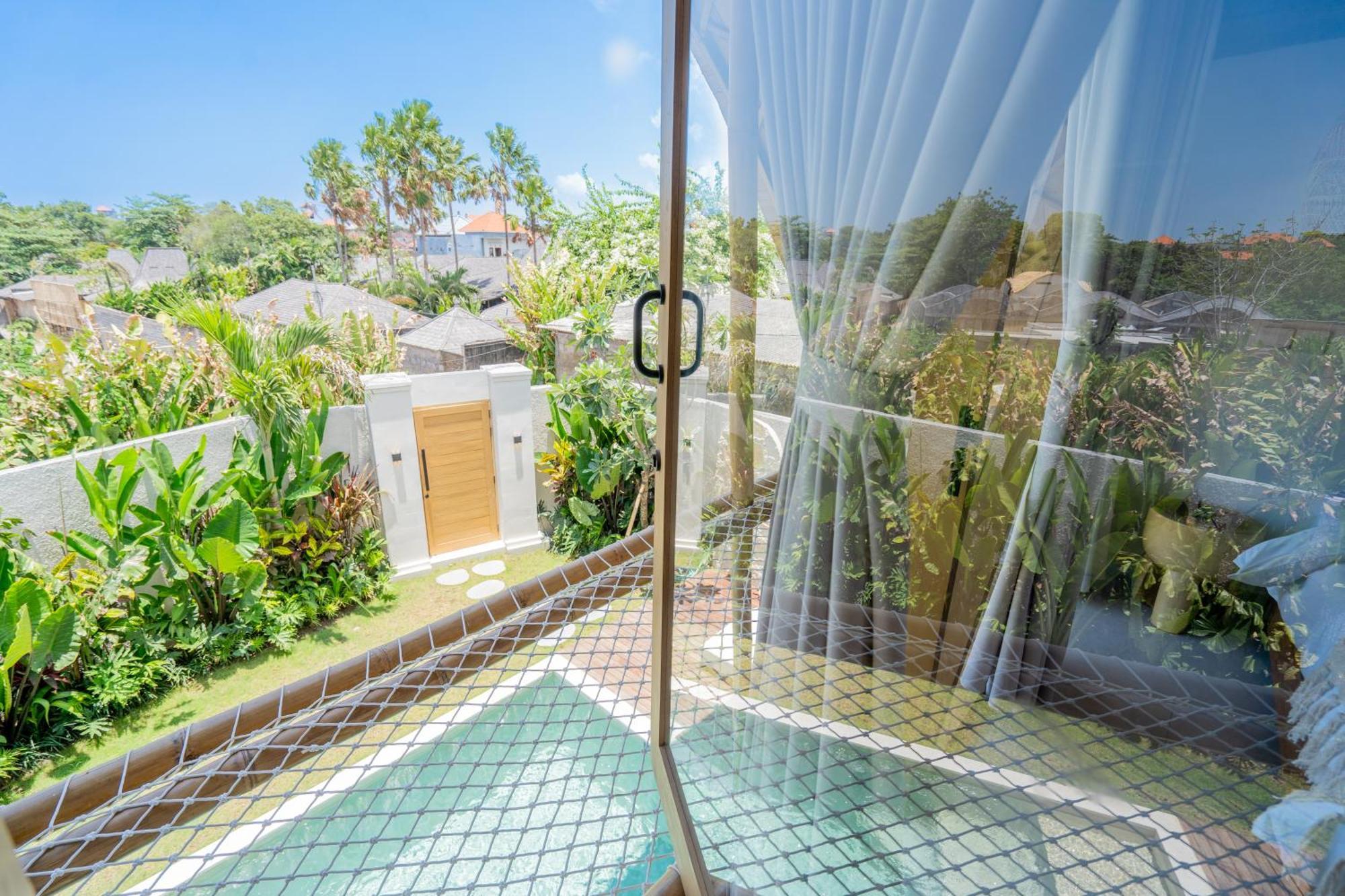 Villa Sunset Bamboo - 3Br Villa In Kerobokan Bagian luar foto