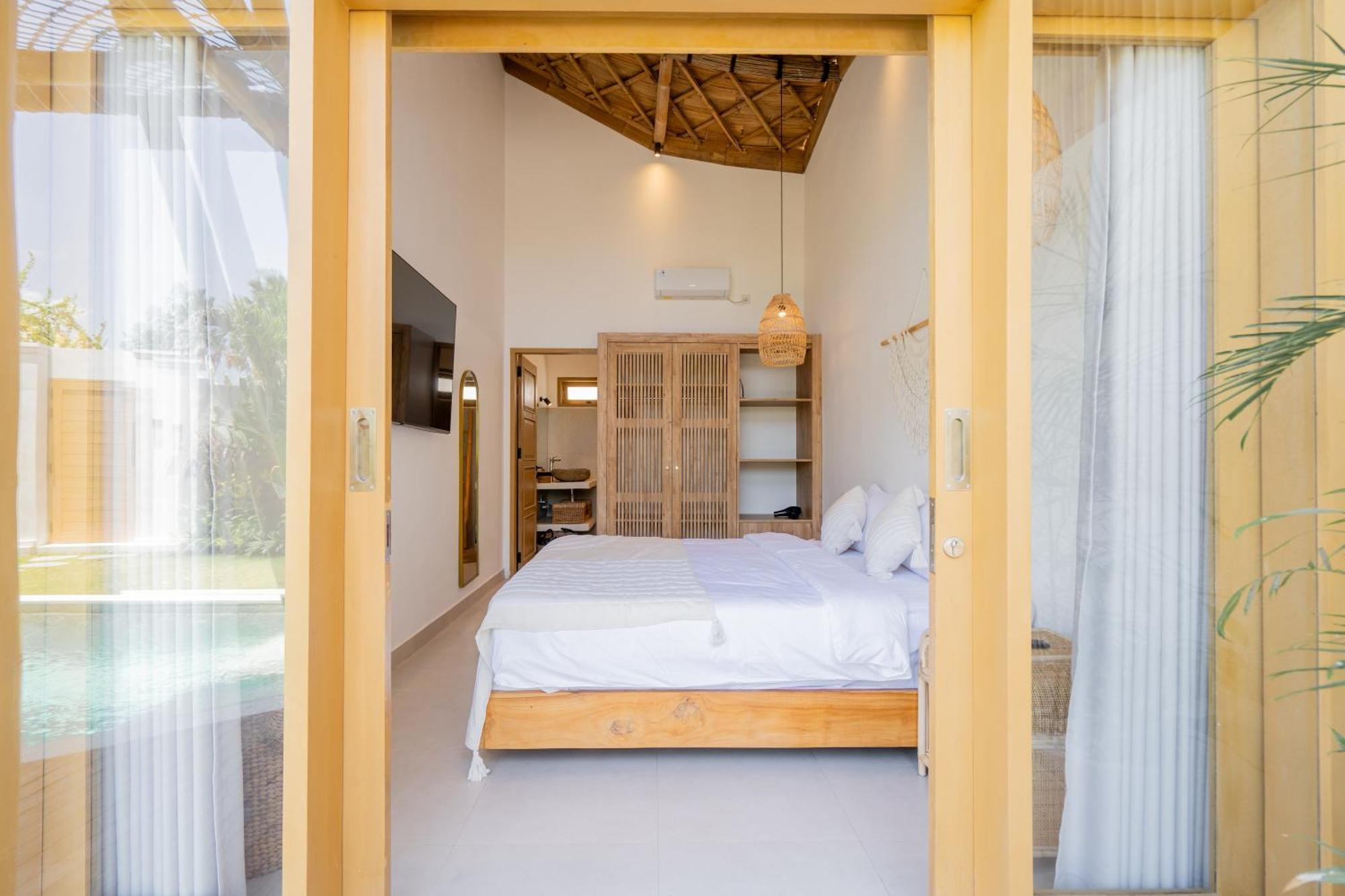 Villa Sunset Bamboo - 3Br Villa In Kerobokan Bagian luar foto